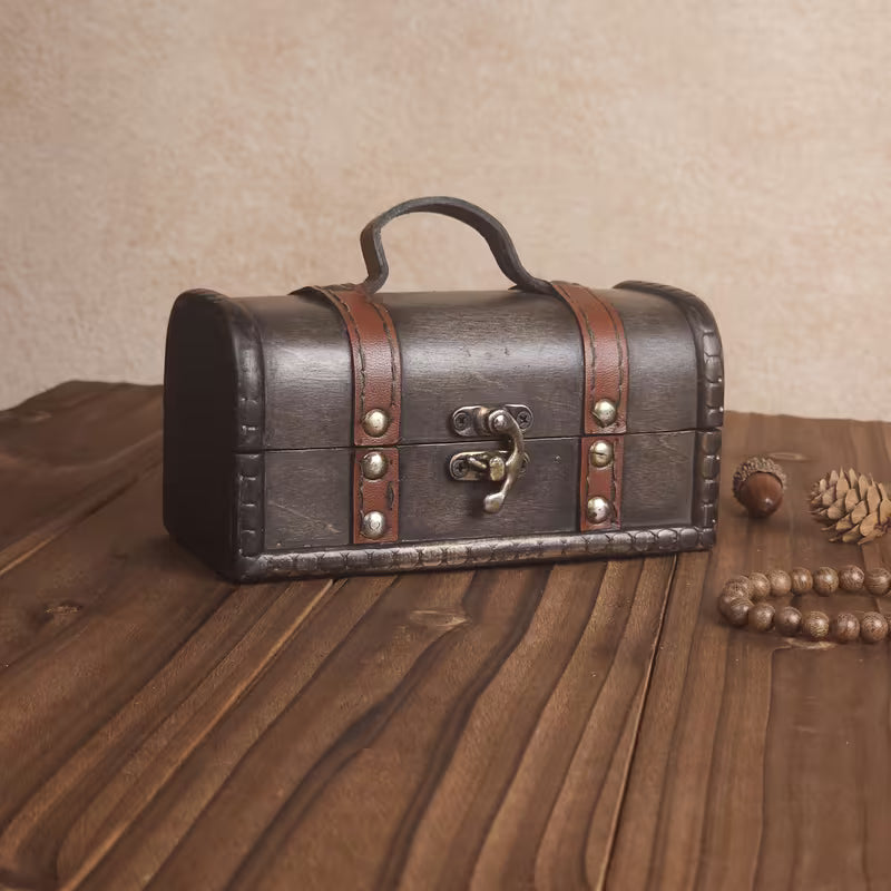 Steampunk - Vintage Sötétfa Kincsesláda Bőr Fogantyúval