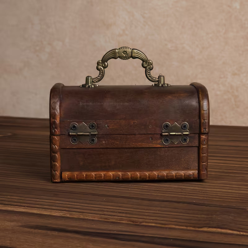 Steampunk - Vintage fa ékszerdoboz zárható fedéllel és ívelt fedéllel