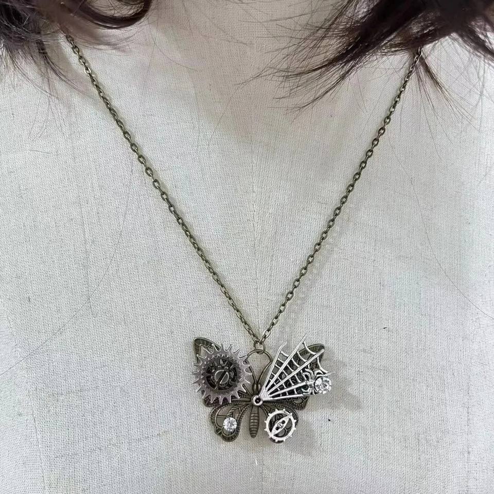 Steampunk - Pillangó medál nyaklánc, fogaskerék, gótikus