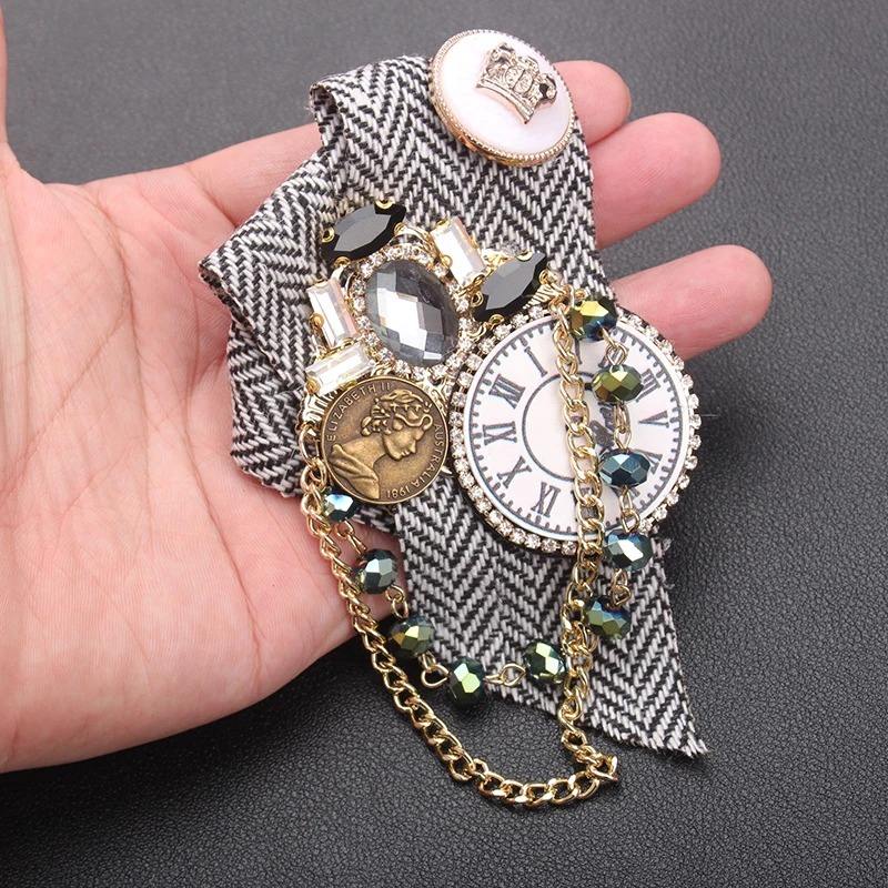 Steampunk - Óra bross, strasszköves, szövetdíszes