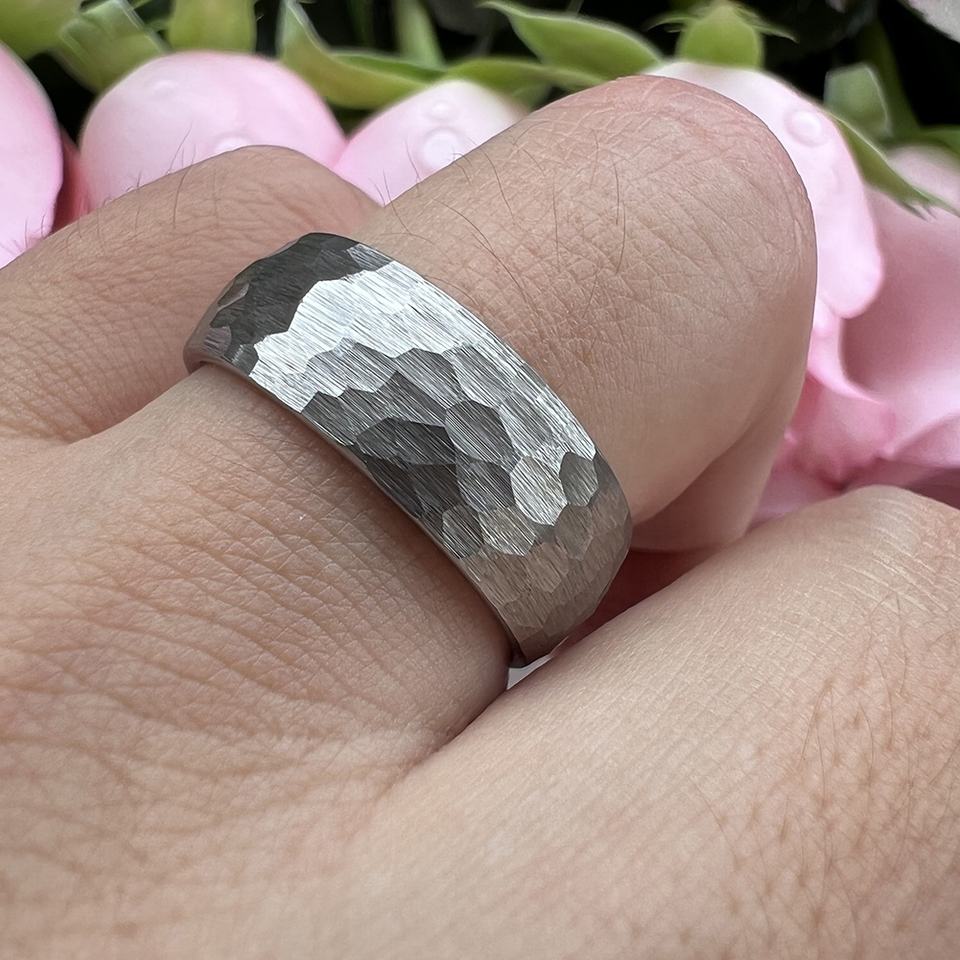 Steampunk - Coolstyle, domború kalapált tungsten carbide gyűrű, 8mm, fekete, 8-as
