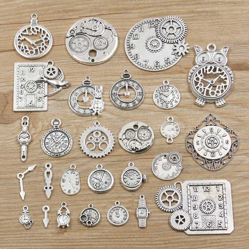 Steampunk - Fogaskerék ébresztőóra medál, antik bronz