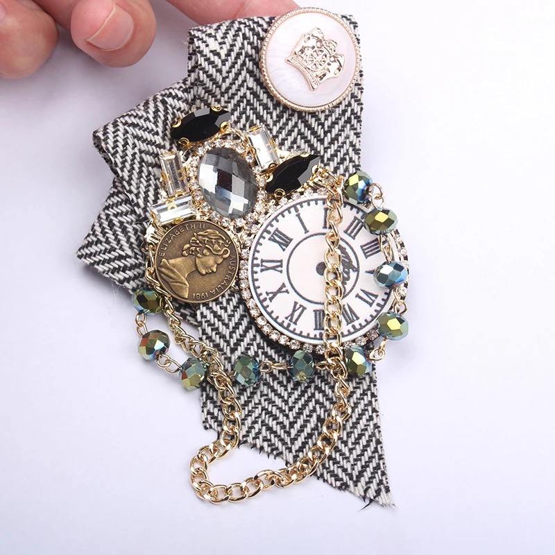 Steampunk - Óra bross, strasszköves, szövetdíszes
