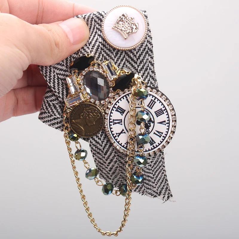 Steampunk - Óra bross, strasszköves, szövetdíszes