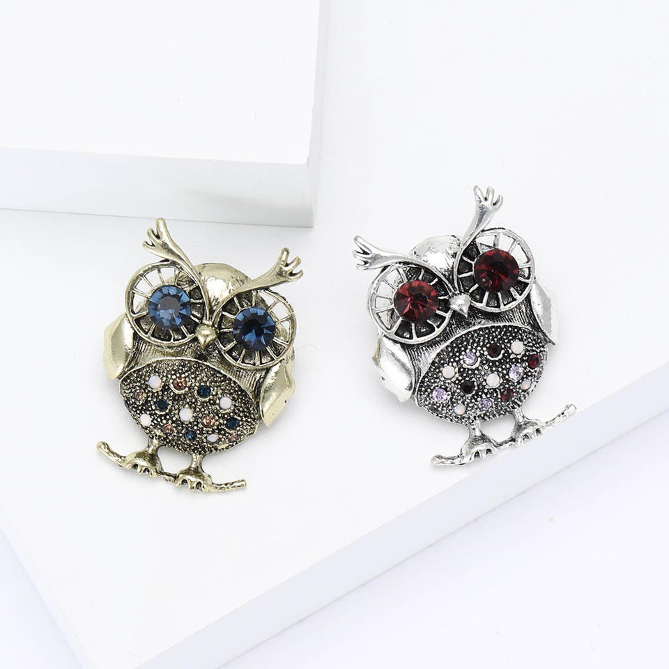Steampunk - Bagoly bross, kő díszítéssel, ezüst